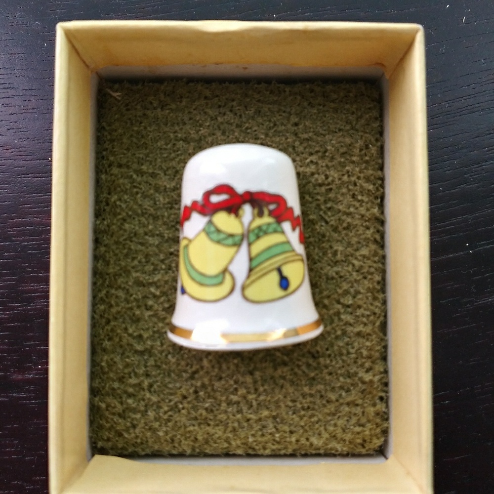 Masons Ironstone Porcelain Christmas Thimble